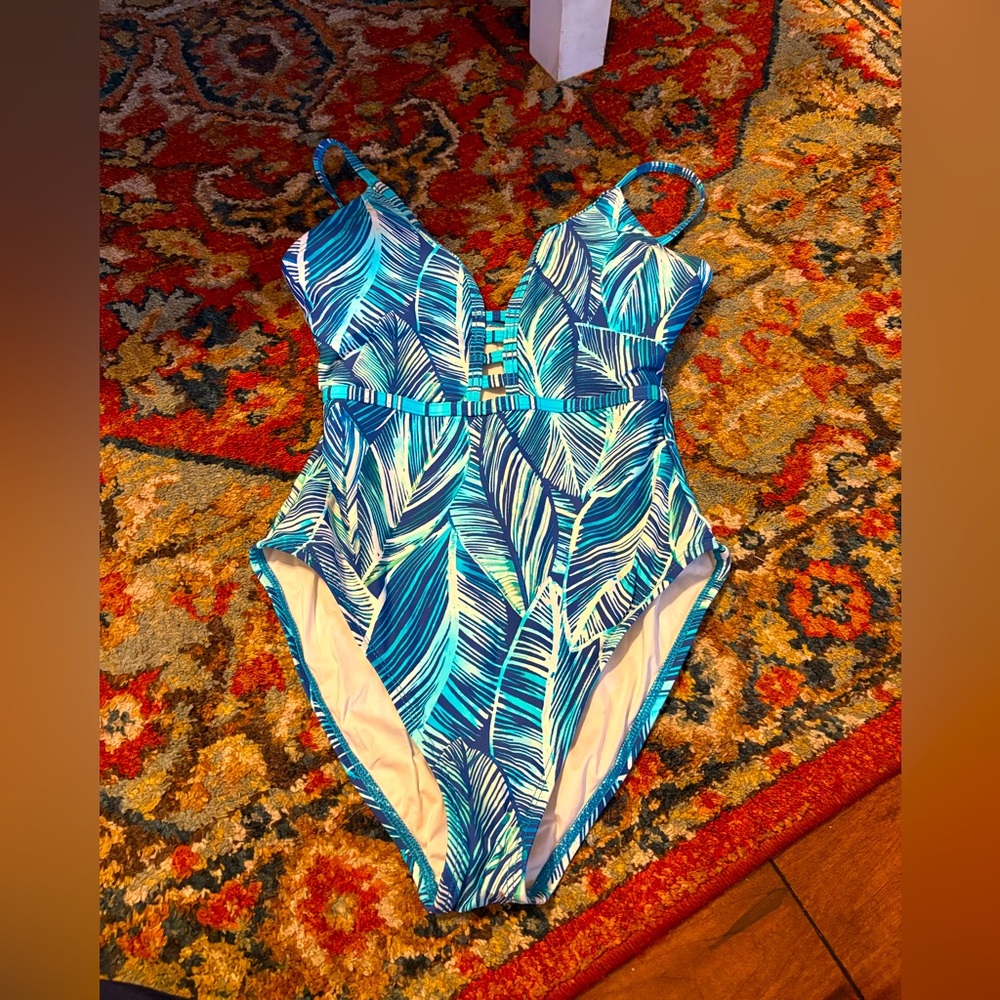 Tropical Blue La Blanca Women’s size 6 Swim suit